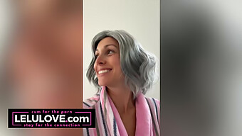 Striptis Panas Lelu Love Dengan Tetek Besar Semulajadi, Nenek Saya Ingin Bersetubuh Dengan Wig, Dan Pemanasan Vokal