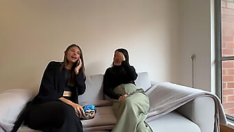 Kekasih Lesbian Dan Kehamilan Yang Tidak Terduga Dalam Video Panas Ini