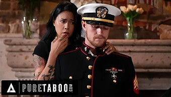 Encontro Erótico De Dana Vespoli Com O Enteado Oliver Flynn Em Uniforme Militar Do Marido