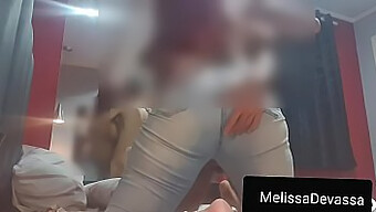 Melissa Devassa Poikaystävä Ei Voi Vastustaa Häntä Denim, Huipentuu Cumshot