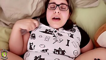 Get Your Fill Of Young, Chubby Girl'S Oral Skills In This Full-Length Video