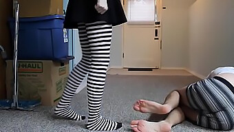 Leckere Hauszusammenstellung Von Ballbusting In 720p