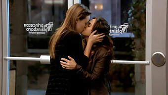 Scandaloso Bacio Lesbico Con Olivia Wilde E Jaclyn Jonet