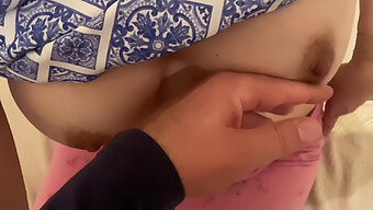 18+ Tonårsflicka Priya Suger Sin Styvpappas Kuk I Pov